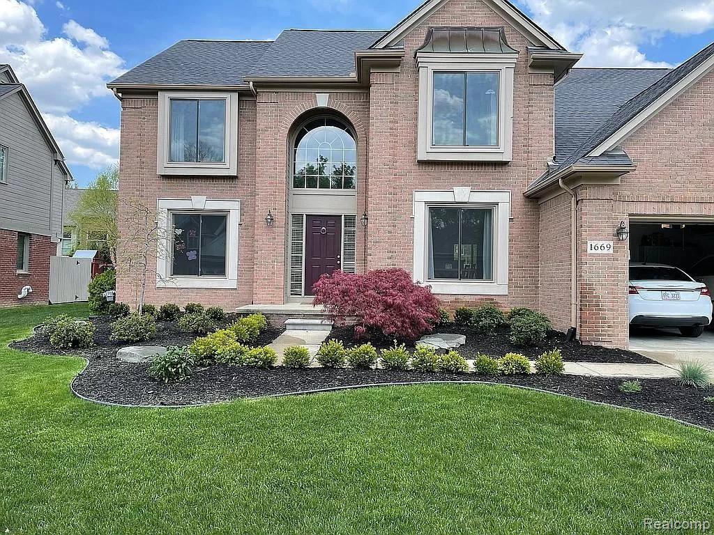 1669 Chase Drive Rochester, MI 48307 - Photo 1 of 35 1669ChaseDr_21335_1.jpeg