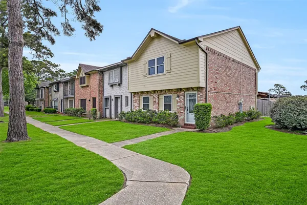 $229,000 | 3954 Laura Leigh Drive, Friendswood, TX 77546