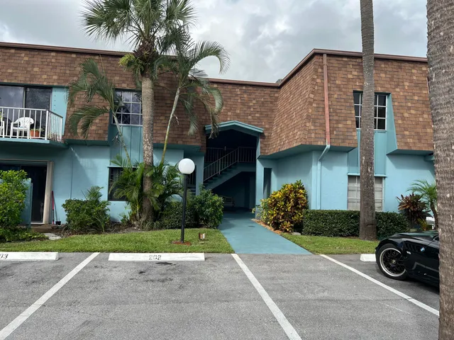 $1,800 | 950 South Kanner Highway, Unit D22, Stuart, FL 34994