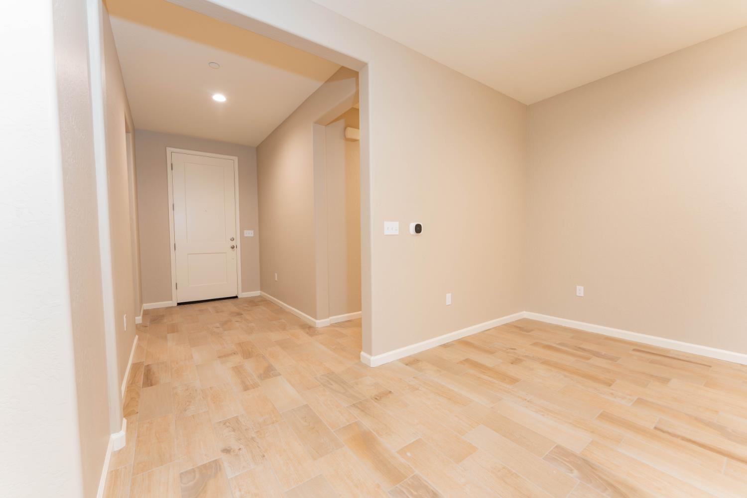 30480 Bellwood Road Visalia, CA 93291 - Photo 12 of 37 a view of an empty room