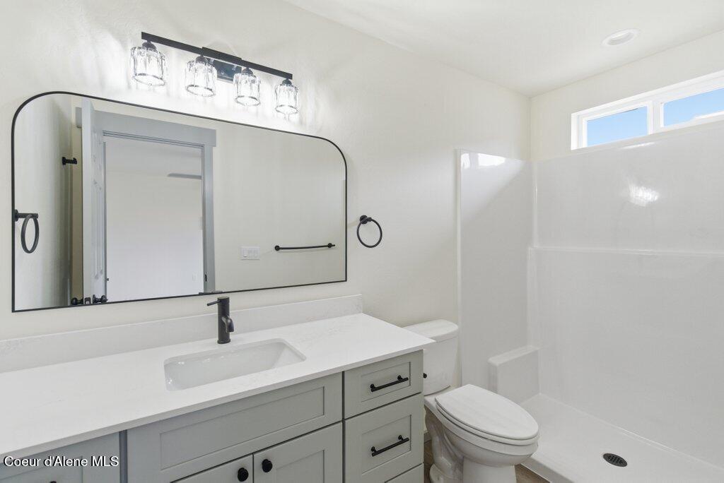 415 F Street Plummer, ID 83851 - Photo 13 of 32 Ensuite Bath