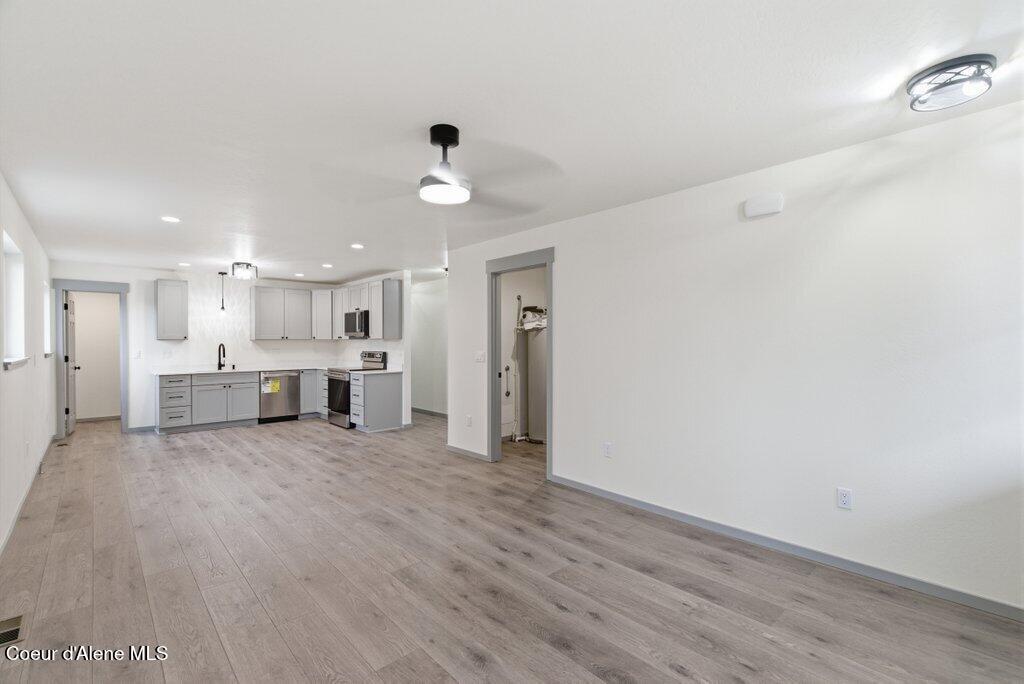 415 F Street Plummer, ID 83851 - Photo 5 of 32 Living Room