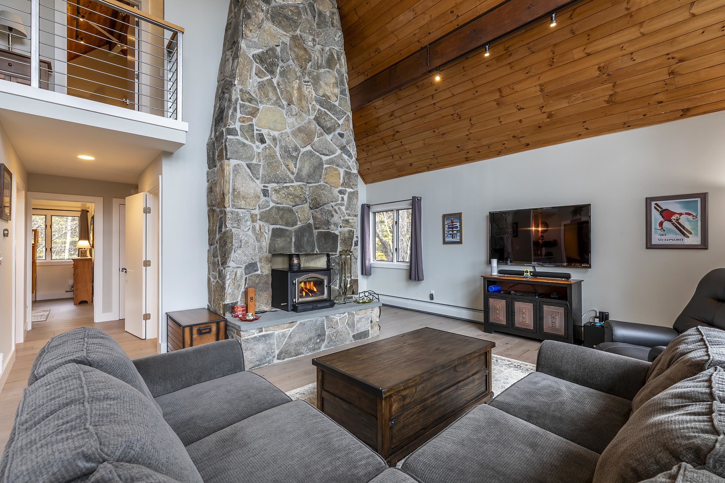 260 Mansfield Lane Londonderry, VT 05148 - Photo 11 of 40