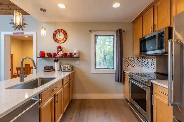 $850,000 | 260 Mansfield Lane, Londonderry, VT 05148