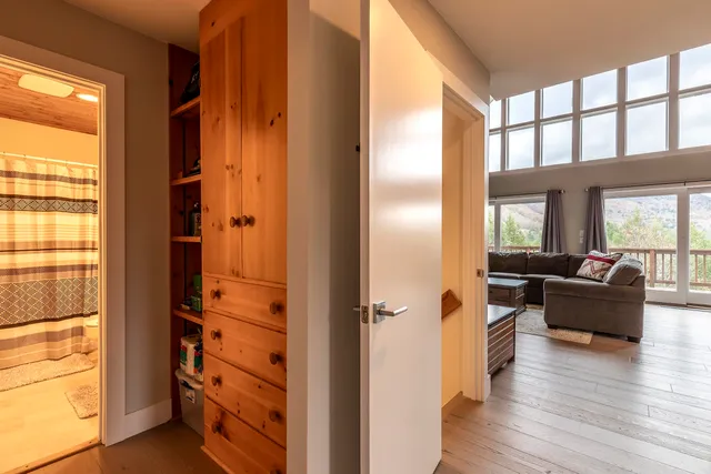 $850,000 | 260 Mansfield Lane, Londonderry, VT 05148