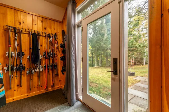 $850,000 | 260 Mansfield Lane, Londonderry, VT 05148