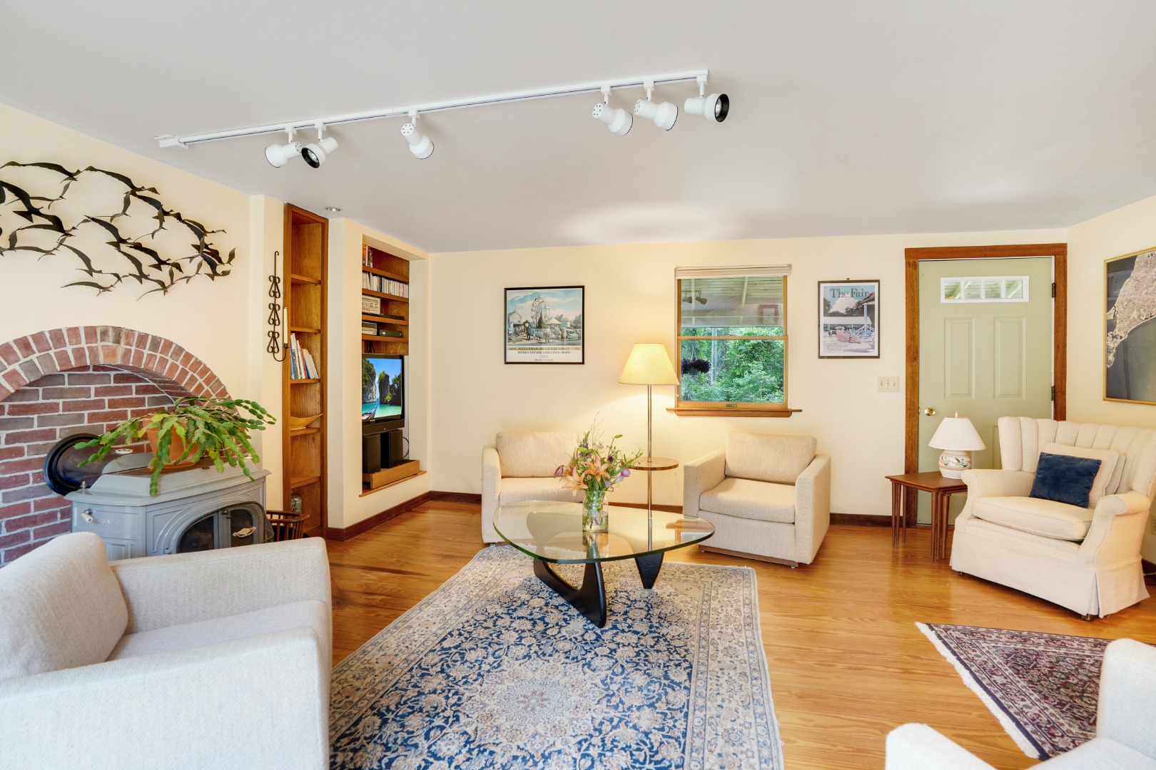 174 Middle Road Chilmark, MA 02535 - Photo 11 of 40 a living room with furniture and wooden floor
