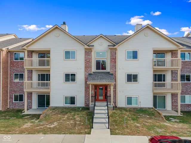 $289,900 | 12517 Timber Creek Drive, Unit 11, Carmel, IN 46032
