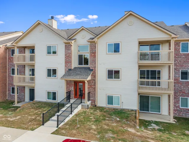 $289,900 | 12517 Timber Creek Drive, Unit 11, Carmel, IN 46032