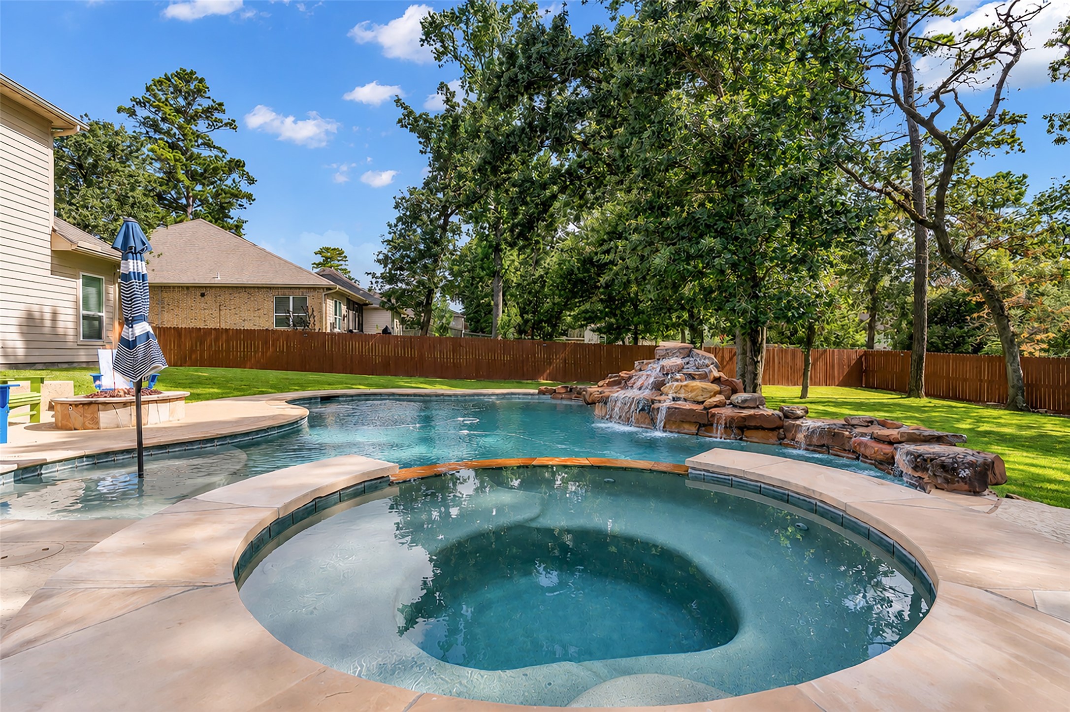 232 Magnolia Reserve Loop Magnolia, TX 77354 - Photo 2 of 45 Relaxing Pool & Spa