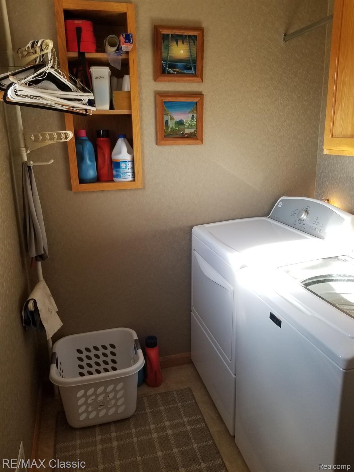 21600 Wasson Road Howell, MI 48843 - Photo 35 of 52 LAUNDRY