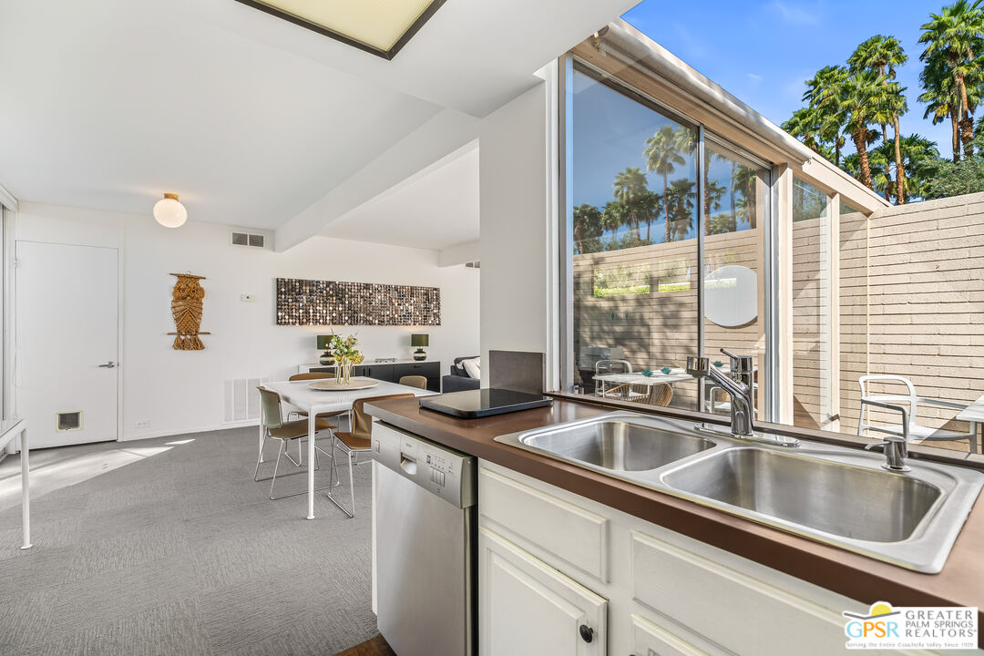 360 Cabrillo Road, Unit 218 Palm Springs, CA 92262 - Photo 16 of 55