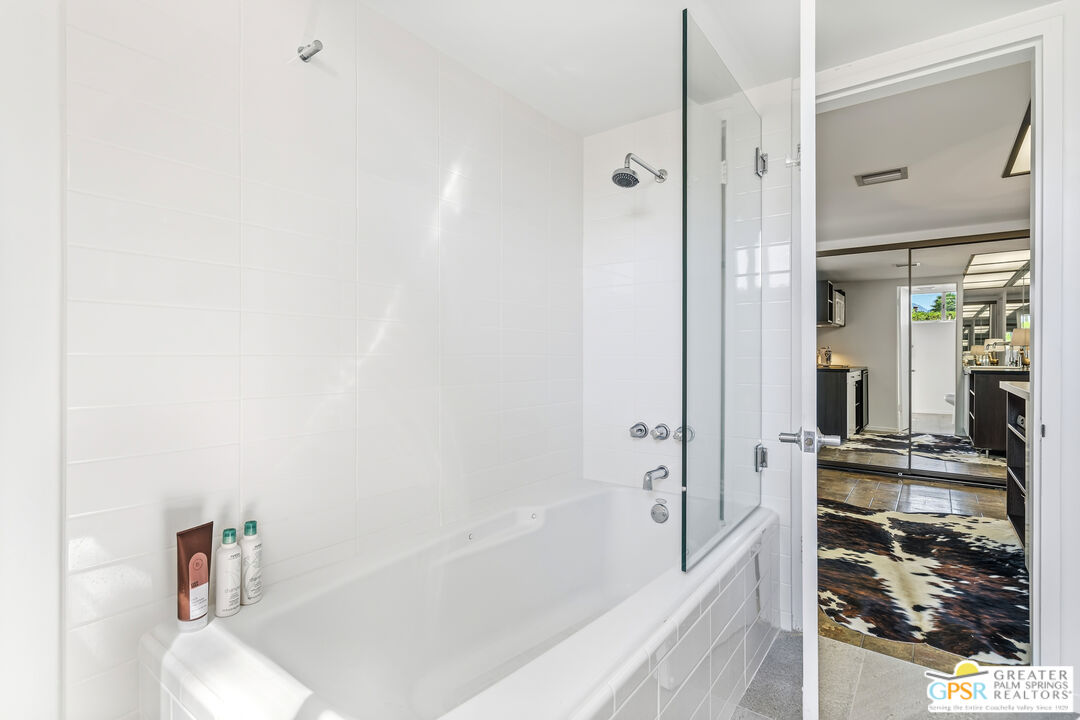 360 Cabrillo Road, Unit 218 Palm Springs, CA 92262 - Photo 32 of 55