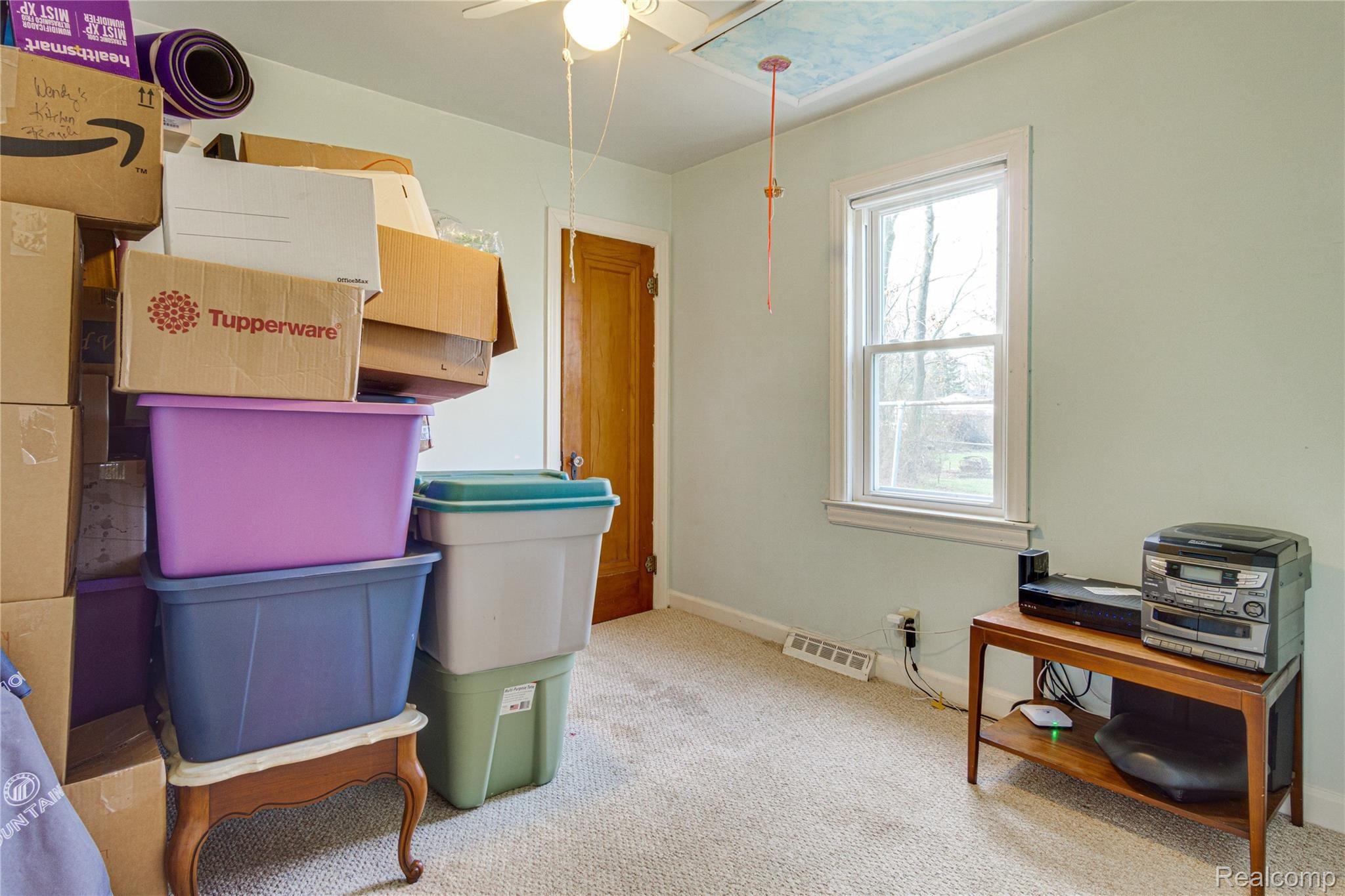 2136 Burdic Street Troy, MI 48085 - Photo 17 of 32 Interiors (14 of 29).jpg