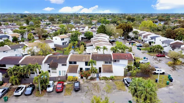 $3,250 | 10921 Southwest 70th Terrace, Unit 10921, Miami, FL 33173