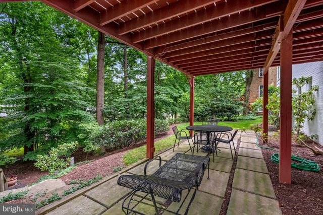 $1,150,000 | 8505 Scarboro Court, Potomac, MD 20854