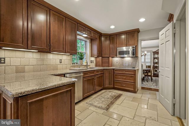 $1,150,000 | 8505 Scarboro Court, Potomac, MD 20854