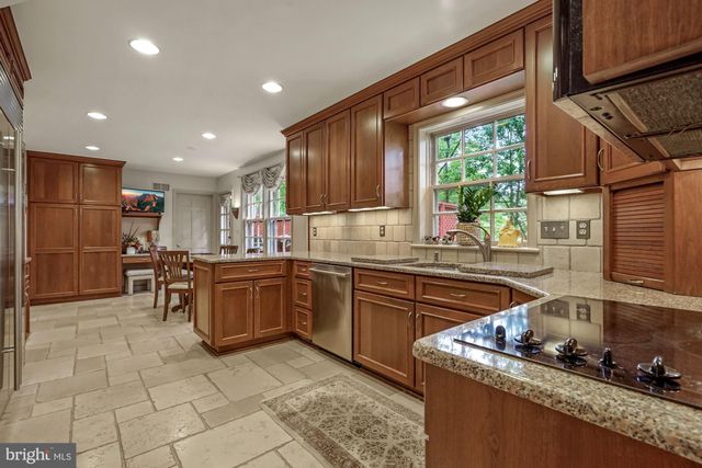 $1,150,000 | 8505 Scarboro Court, Potomac, MD 20854