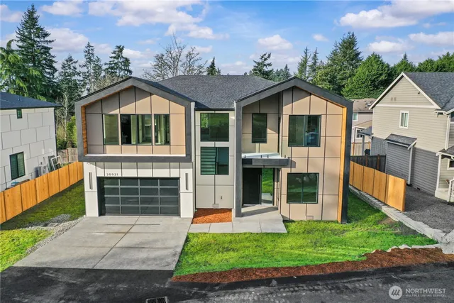 $1,595,000 | 20921 1st Place South, Des Moines, WA 98198