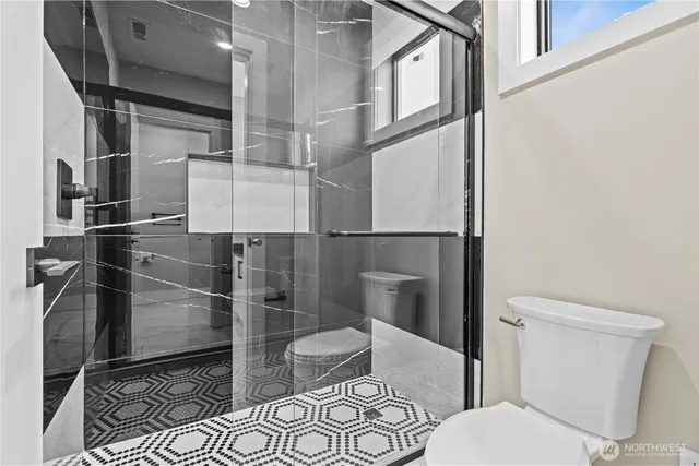 $1,595,000 | 20921 1st Place South, Des Moines, WA 98198