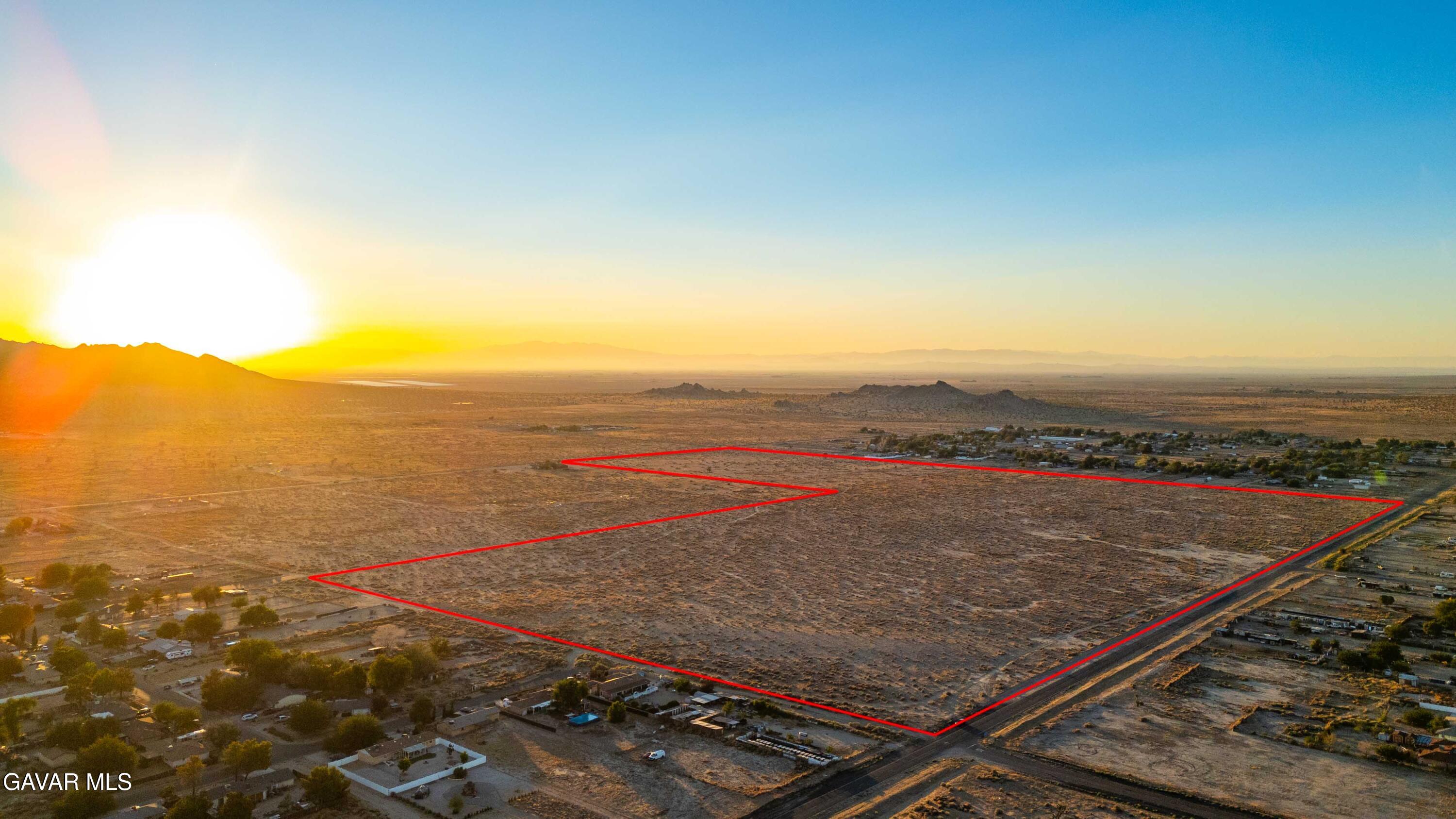 E Avenue East Lancaster, CA 93535 - Photo 5 of 11 a view of an ocean