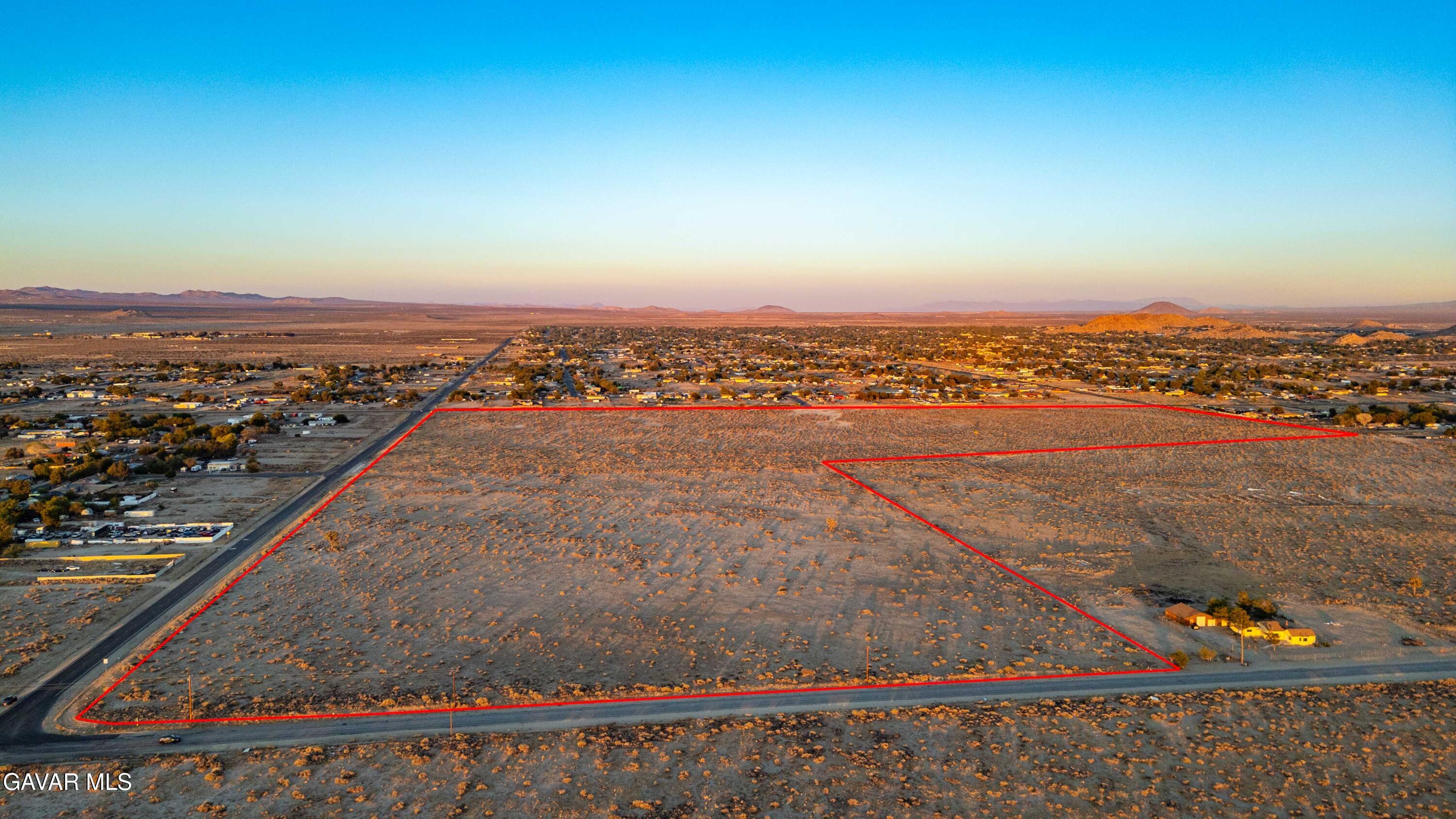 E Avenue East Lancaster, CA 93535 - Photo 8 of 11 a view of a city