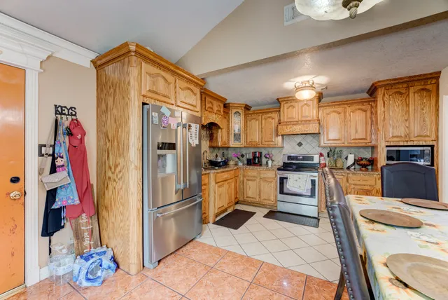 $265,000 | 316 Hickman Lane, Angleton, TX 77515