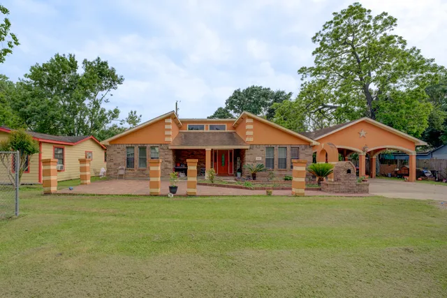 $265,000 | 316 Hickman Lane, Angleton, TX 77515