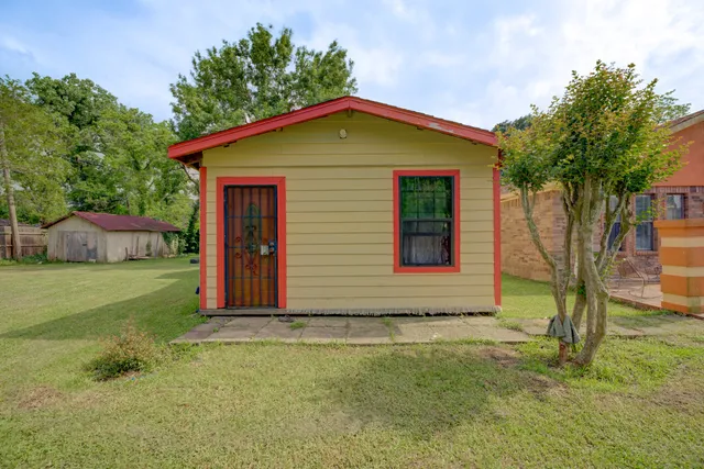 $265,000 | 316 Hickman Lane, Angleton, TX 77515