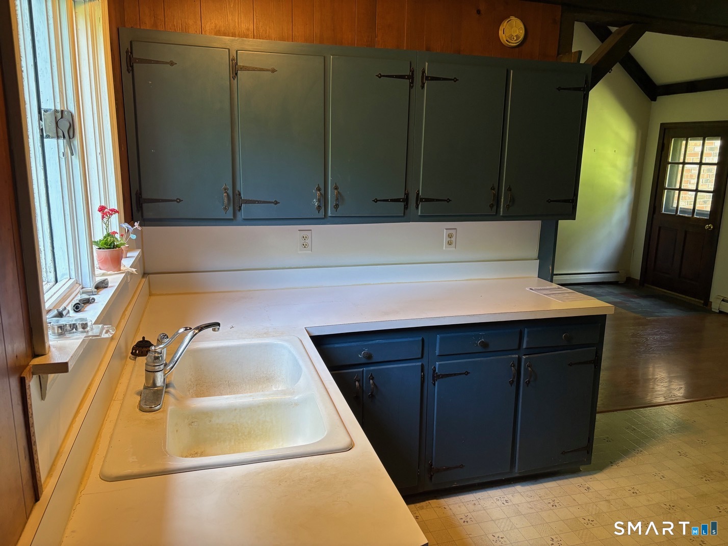 600 Thomaston Road Watertown, CT 06795 - Photo 11 of 34 Gallery Image 11