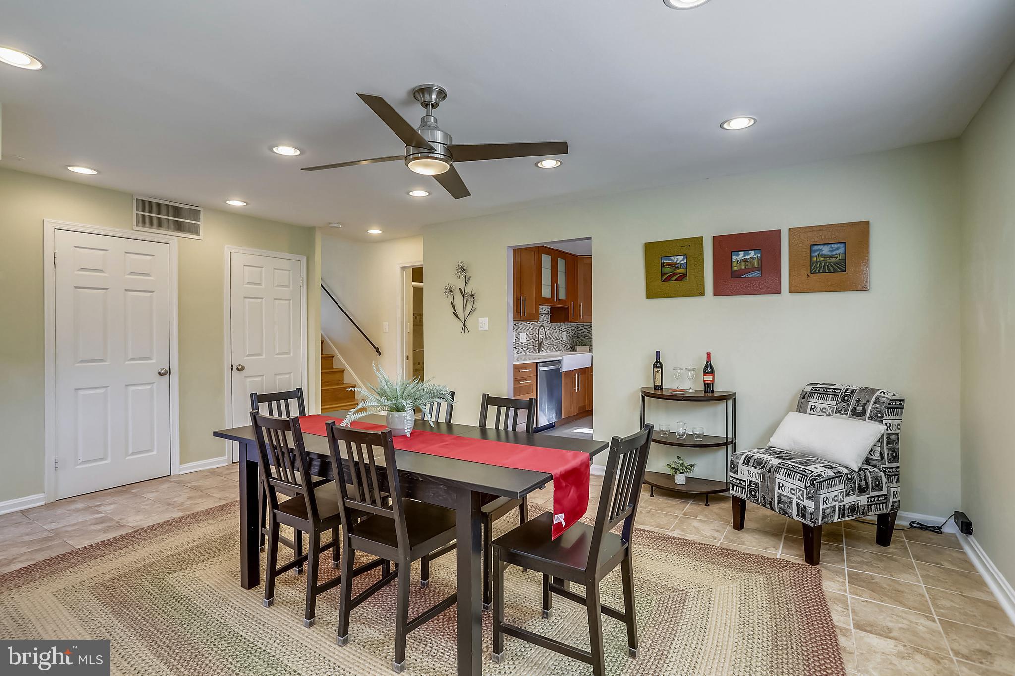11309 College View Drive Silver Spring, MD 20902 - Photo 14 of 34 Dining Room/Family Room