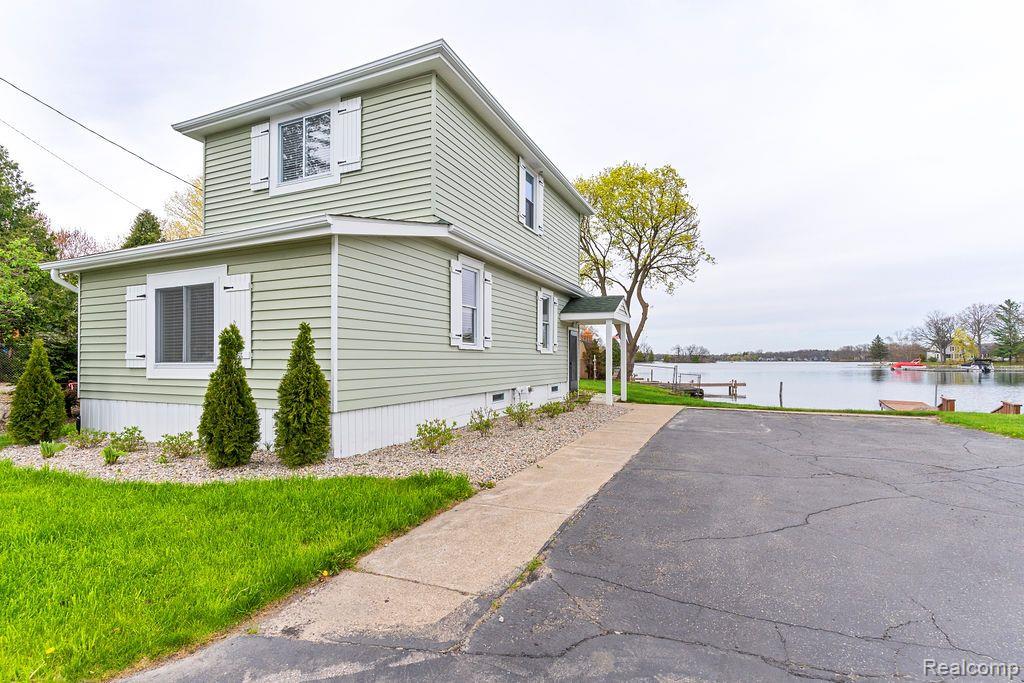 1319 Rochester Road Leonard, MI 48367 - Photo 36 of 51