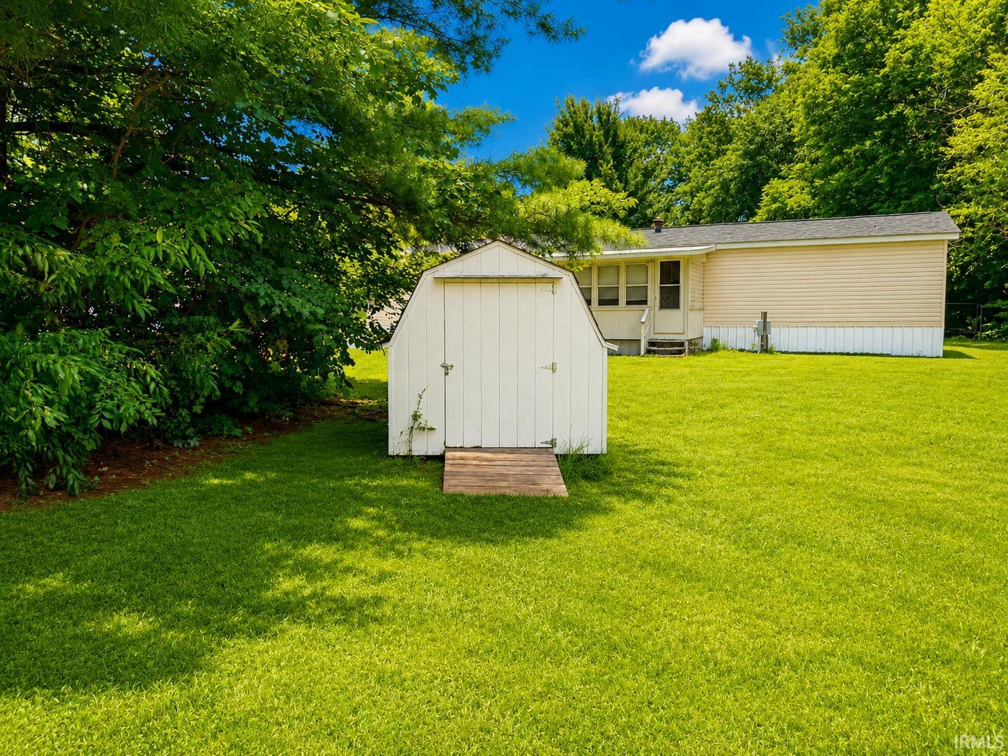 403 Eastside Park Road Washington, IN 47501 - Photo 12 of 38