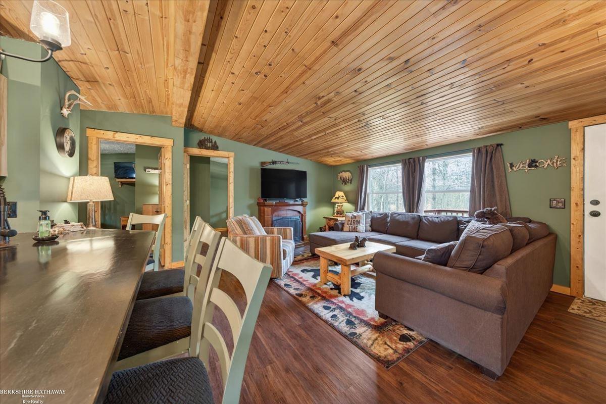 4808 North Water Road Sanford, MI 48657 - Photo 13 of 36