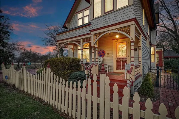 $464,950 | 401 South Harrison Street, Olathe, KS 66061