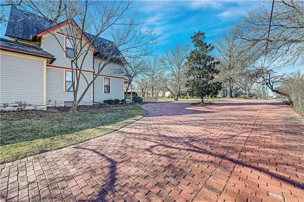 $464,950 | 401 South Harrison Street, Olathe, KS 66061