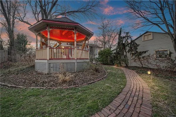 $464,950 | 401 South Harrison Street, Olathe, KS 66061