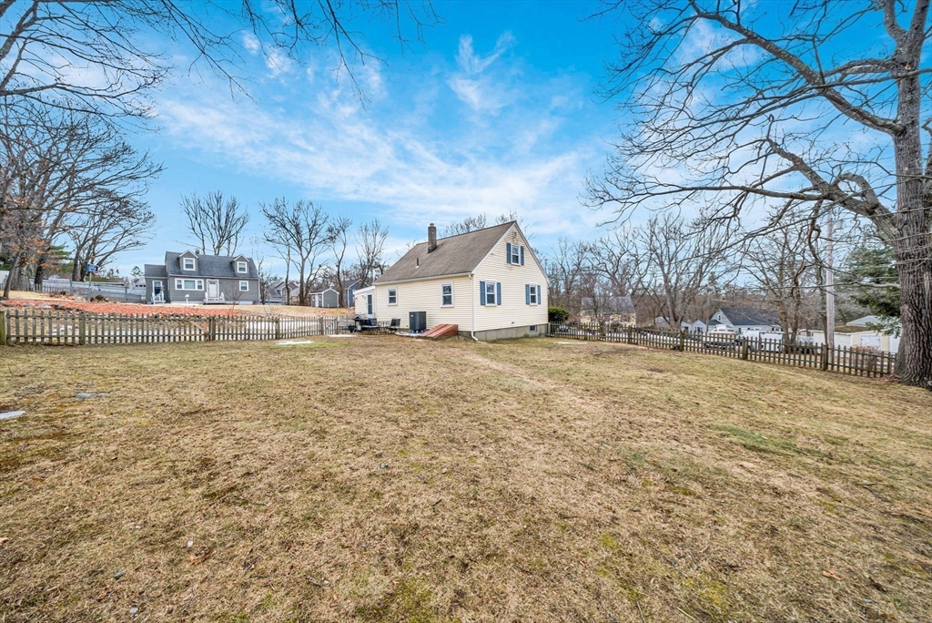 18 Fox Hill Road Billerica, MA 01821 - Photo 33 of 38