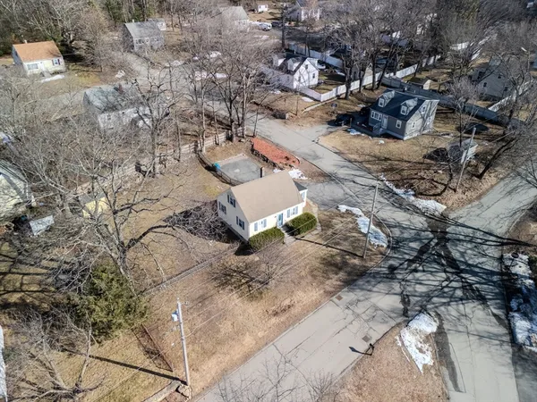$599,900 | 18 Fox Hill Road, Billerica, MA 01821
