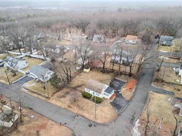 $599,900 | 18 Fox Hill Road, Billerica, MA 01821