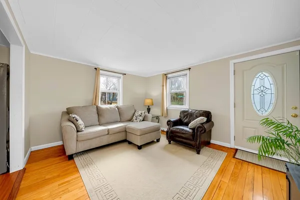 $599,900 | 18 Fox Hill Road, Billerica, MA 01821