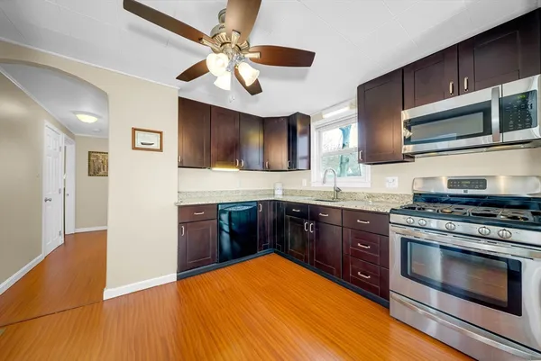 $599,900 | 18 Fox Hill Road, Billerica, MA 01821