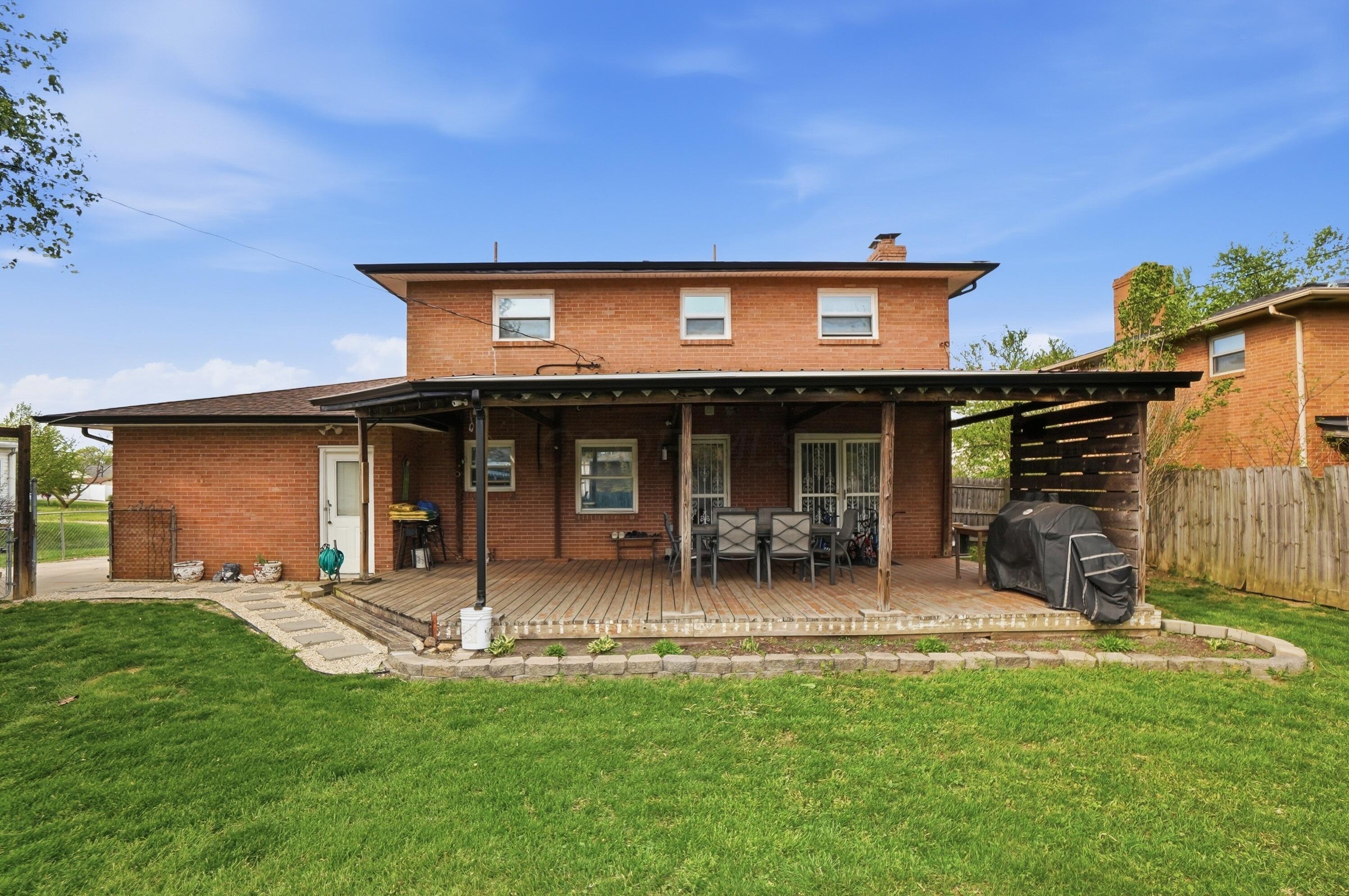 2757 Woodcroft Road Columbus, OH 43204 - Photo 34 of 41