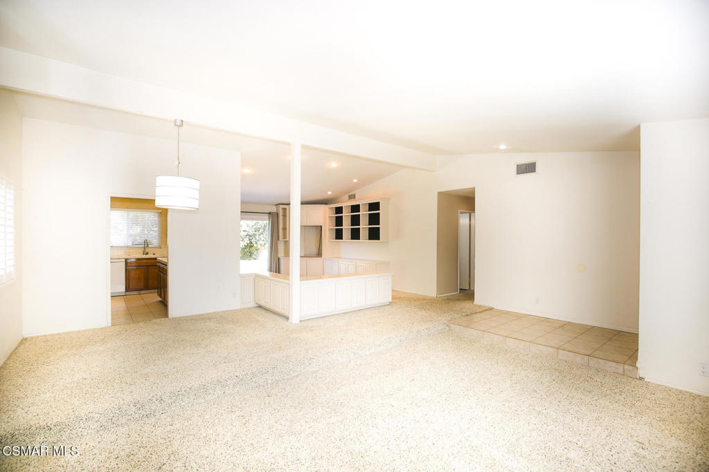 458 Mark Drive Simi Valley, CA 93065 - Photo 8 of 36