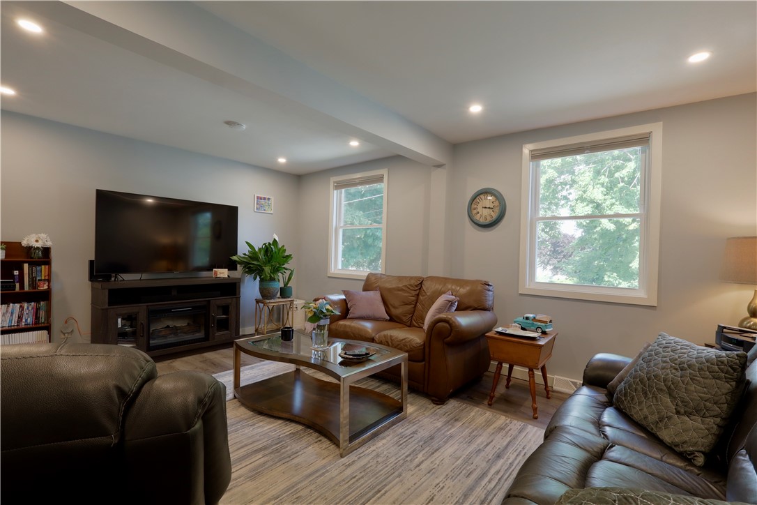 36 Munro Avenue Warren, RI 02885 - Photo 15 of 41