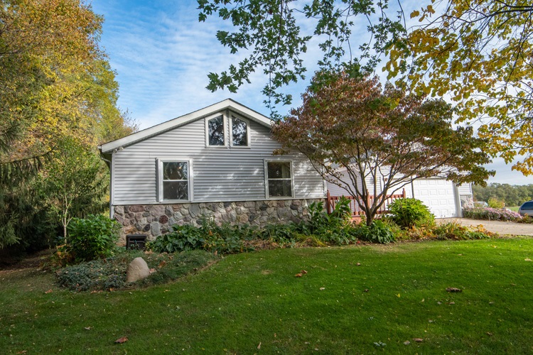 13015 Harrison Road Mishawaka, IN 46544 - Photo 1 of 36 Gallery Image 1