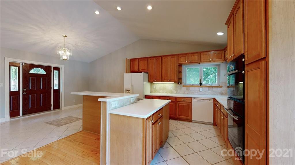 3238 Sadler Road Charlotte, NC 28278 - Photo 4 of 47 Gallery Image 4