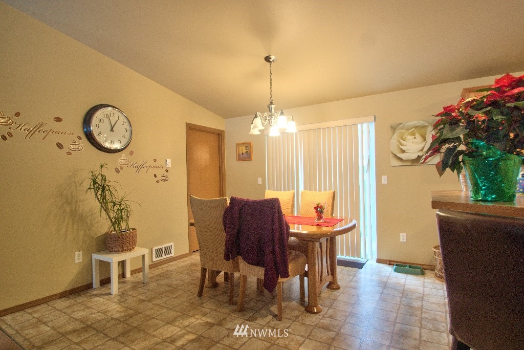 8619 John Dower Road Southwest Lakewood, WA 98499 - Photo 4 of 10 Gallery Image 4
