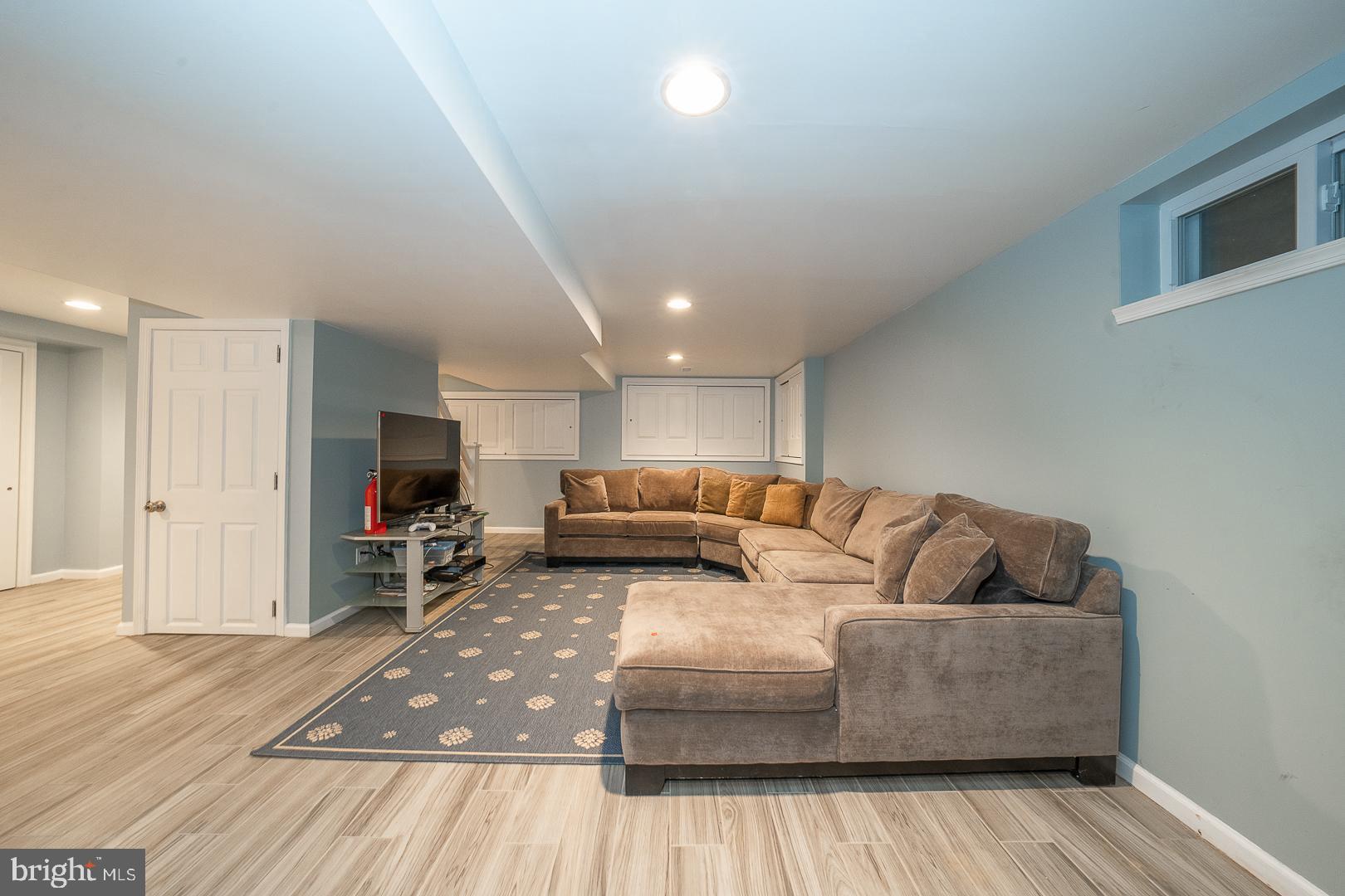 586 Mount View Road Berwyn, PA 19312 - Photo 37 of 47 TV Area