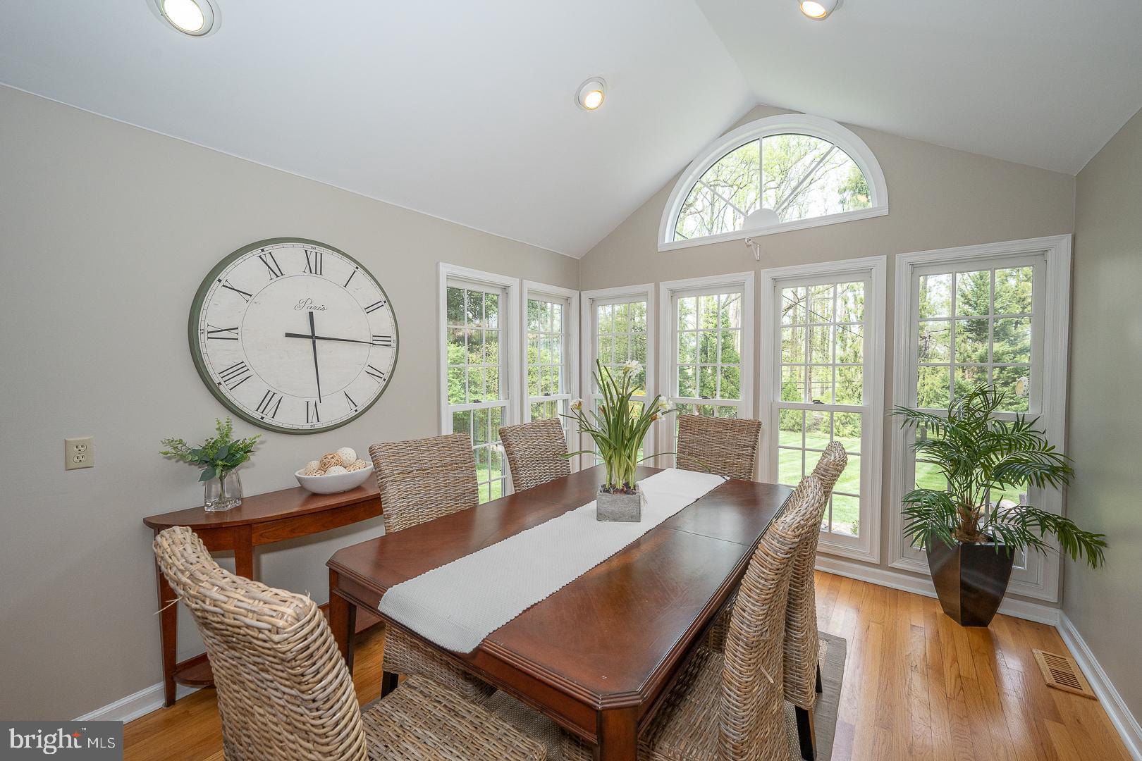 586 Mount View Road Berwyn, PA 19312 - Photo 9 of 47 Breakfast Room